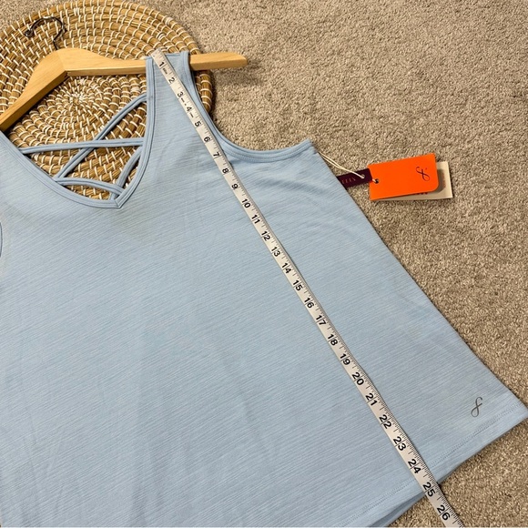 NWT Freely Women’s Addie Tank Top Sleeveless V-Neck Outdoor in Clear Sky Blue L - Picture 11 of 13
